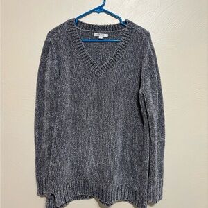 Orvis Charcoal V-Neck Sweater